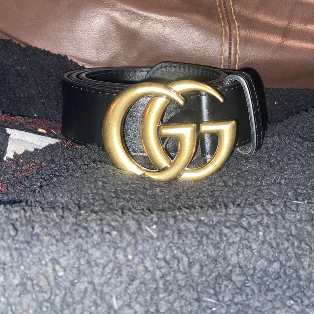 Black n Gold Gucci Belt
